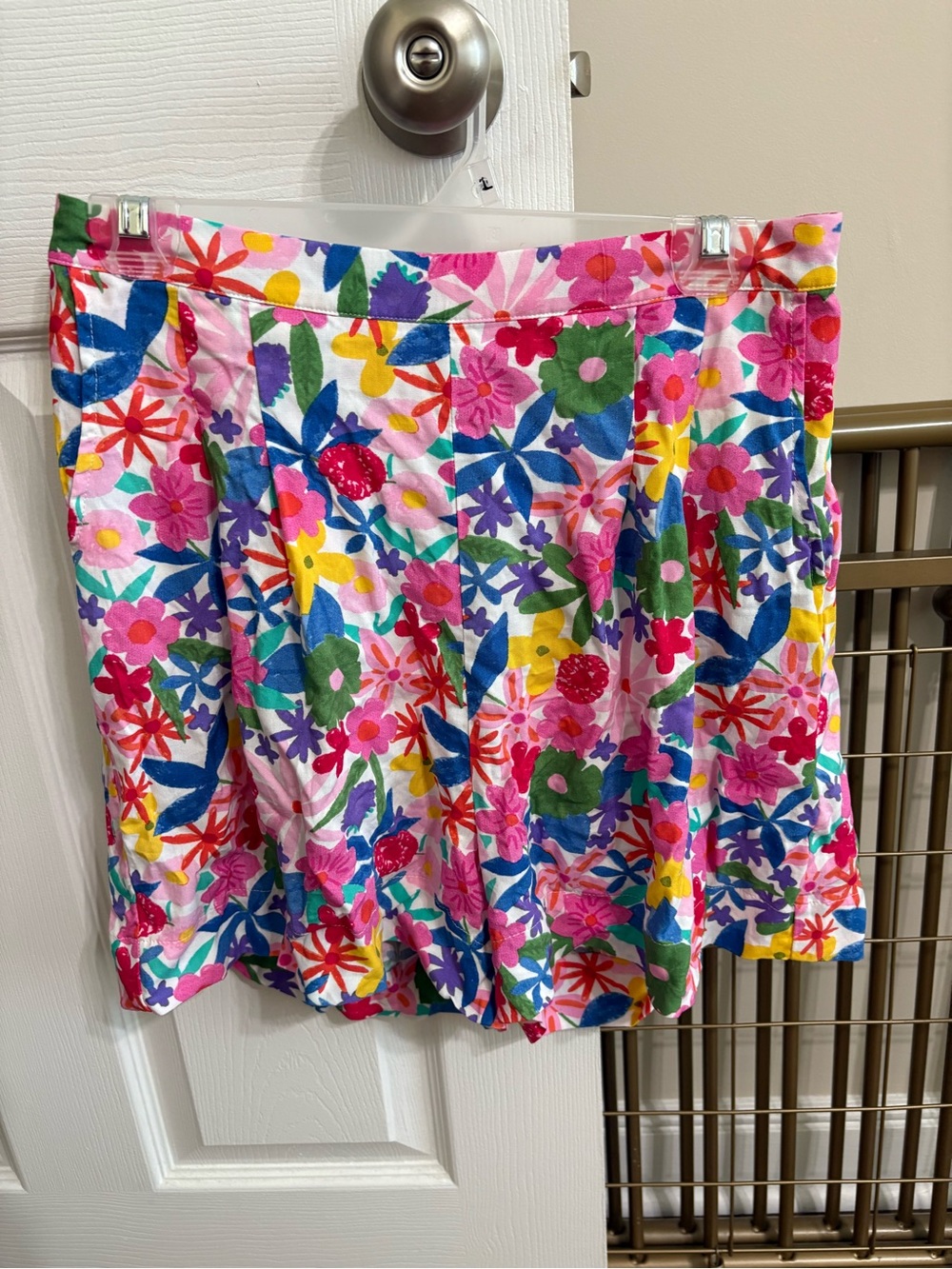 Compañía Fantástica Floral Pleated Shorts NWT Medium